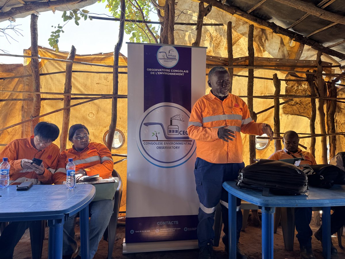 CongolaisOce's tweet photo. Accord trouvé entre l’entreprise MMG et les communautés de Nambulwa à l’issue de la réunion de négociation du cahier des charges. Une avancée importante fondée sur le dialogue et le consensus. #Dialogue #MMG #RSE #DéveloppementDurable https://t.co/Y6GZnGcyqJ