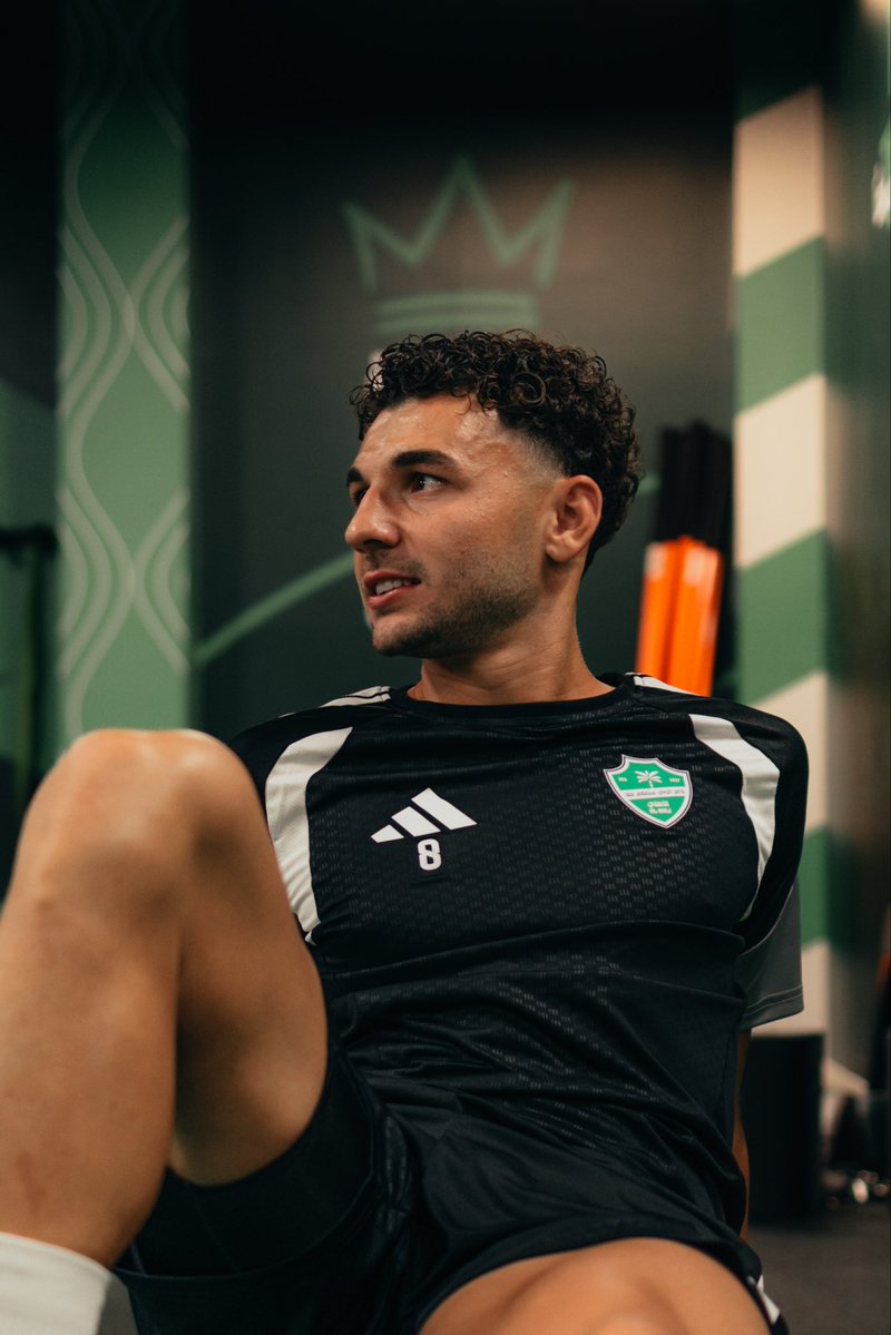 EduardSpertsyan's tweet photo. Step by step. Only forward 💚⚽️

#AlAhli #الأهلي #TTT https://t.co/KkDDa0eLu7