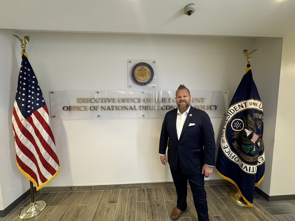 ImFiredUp2's tweet photo. Thank you to Victor Avila Deputy Director to the Presidents office of Drug Enforcement for having us come by for a chat. 

🫡🇺🇸🇺🇸🇺🇸 https://t.co/6w9JIr44YE