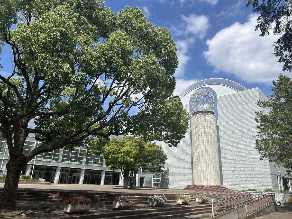 _angieeeee_'s tweet photo. 場所の説明するとき、同僚が「あの、スラダンの聖地なんですけど」、うっかり出た「えっ！」は「ご存知ないですよね」で返されたのでセーフ。
3年越しで聖地巡礼しました。平塚総合体育館。 https://t.co/eBgsEvfLvN