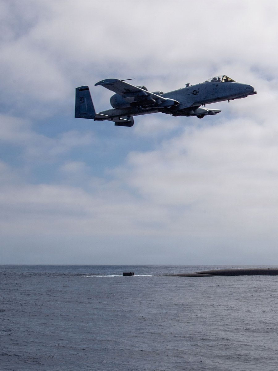 USNavy tweet picture