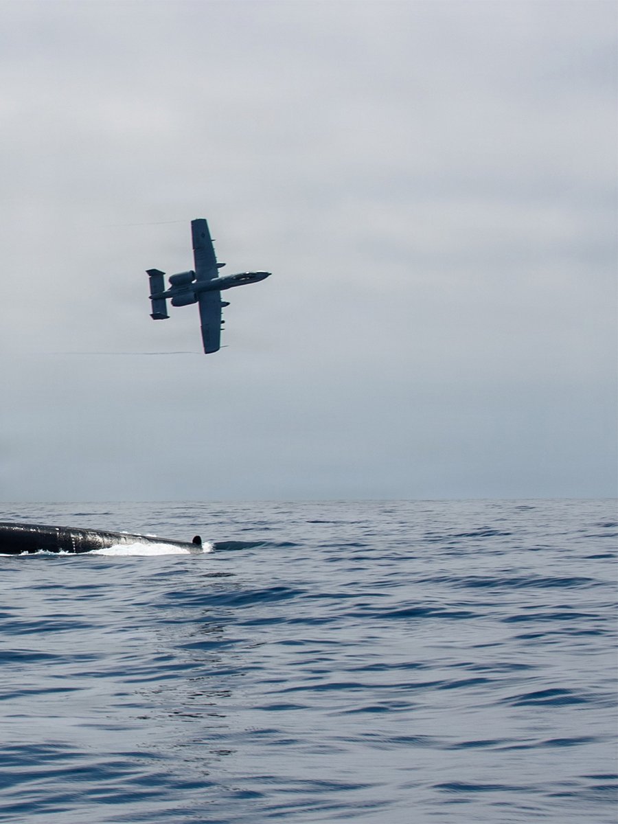 USNavy tweet picture