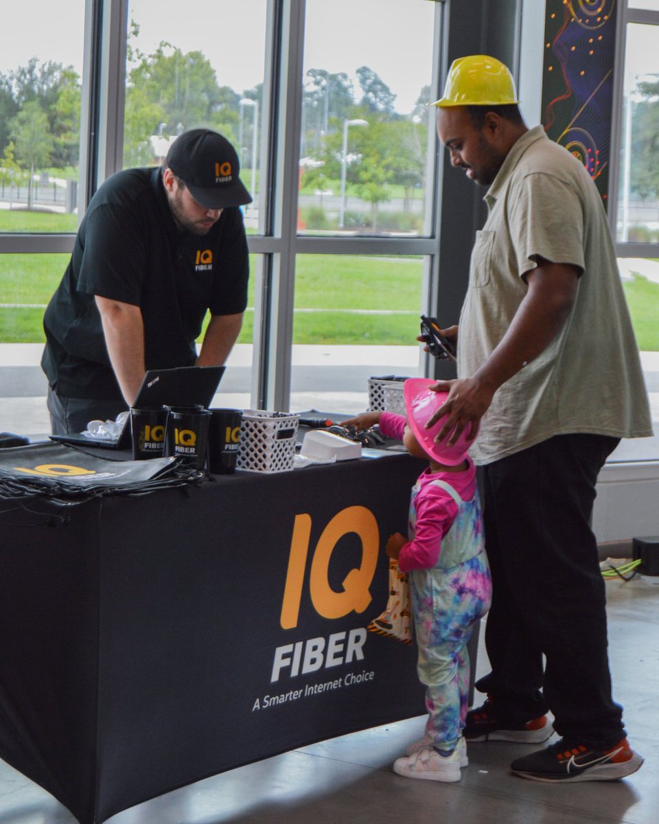 cademuseum's tweet photo. A special thank you to @OelrichInc for sponsoring our Community Day last weekend and our community partners who joined us 🧡 @ChildrenAlachua, @IqFiber and @GNVThrives/Dolly Parton's Imagination Library.

#Inventivity https://t.co/xzGsyhYbWN