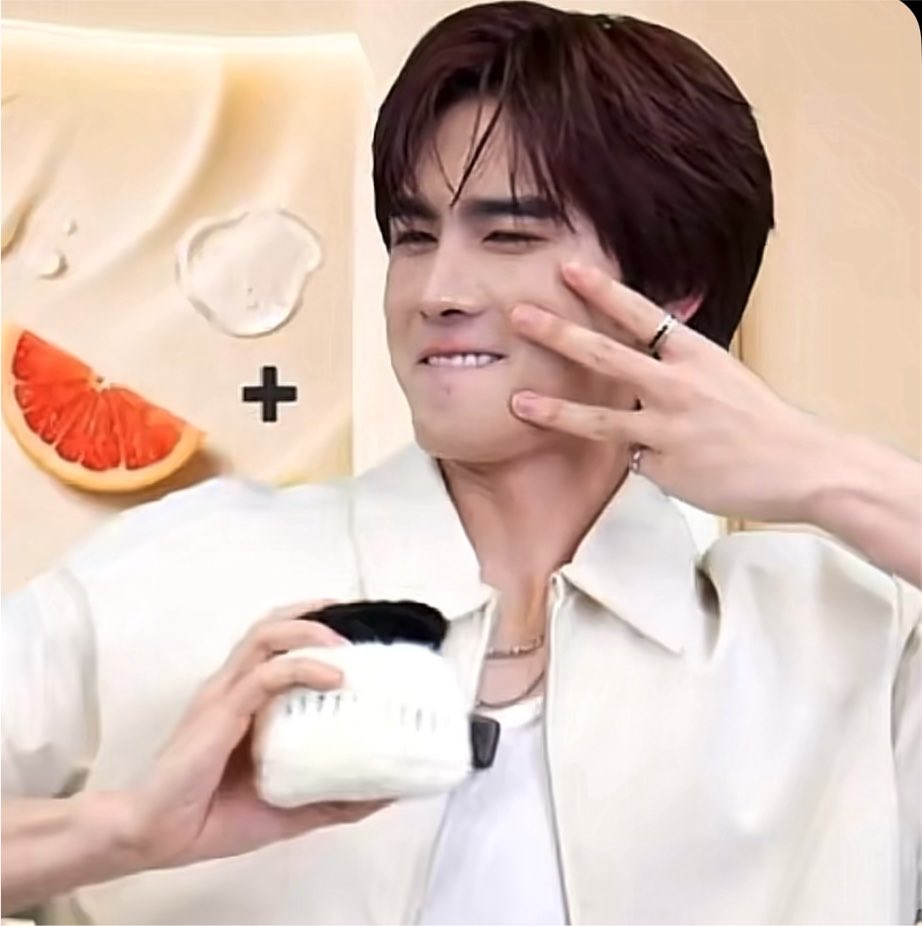 psiluvvu's tweet photo. เหมียวเด้งก็มาว่ะ กรุไม่ไหวแล้ว นอนเกินสิบสองชั่วโมงปะ ดีดมาก 5555555555555555555

SANTA VITAMIN ENRICHED

#BobbiBrownTHxSANTA https://t.co/V9wkzOCBuG