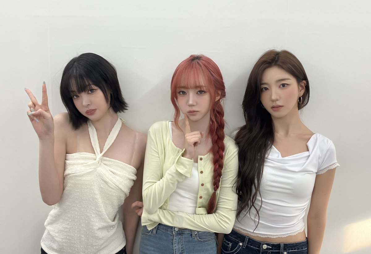 tripleS_JAPAN's tweet photo. [📸]

／
 tripleS 日本初冠番組👑
 FM大阪『tripleSのちょっと喋らへん？』
＼

8/5(水)放送の参加メンバーは…
S14 #ソヒョン &amp; S17 #リン &amp; S20 #シオン でした👒🤍

次回もお聴き逃しなく！

#tripleS #트리플에스
#トリプルS #トリプルエス #トエス https://t.co/P2mtIPSBKa