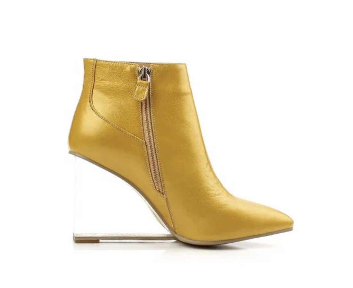 Calis_Boutique's tweet photo. Step into confidence with our Fashion Leather Clear High Heel Ankle Boots! Elevate every outfit with bold style. Are you ready to turn heads wherever you go? #ankleboots https://t.co/3WMm1Xxj2Q https://t.co/uSYq0QAFal