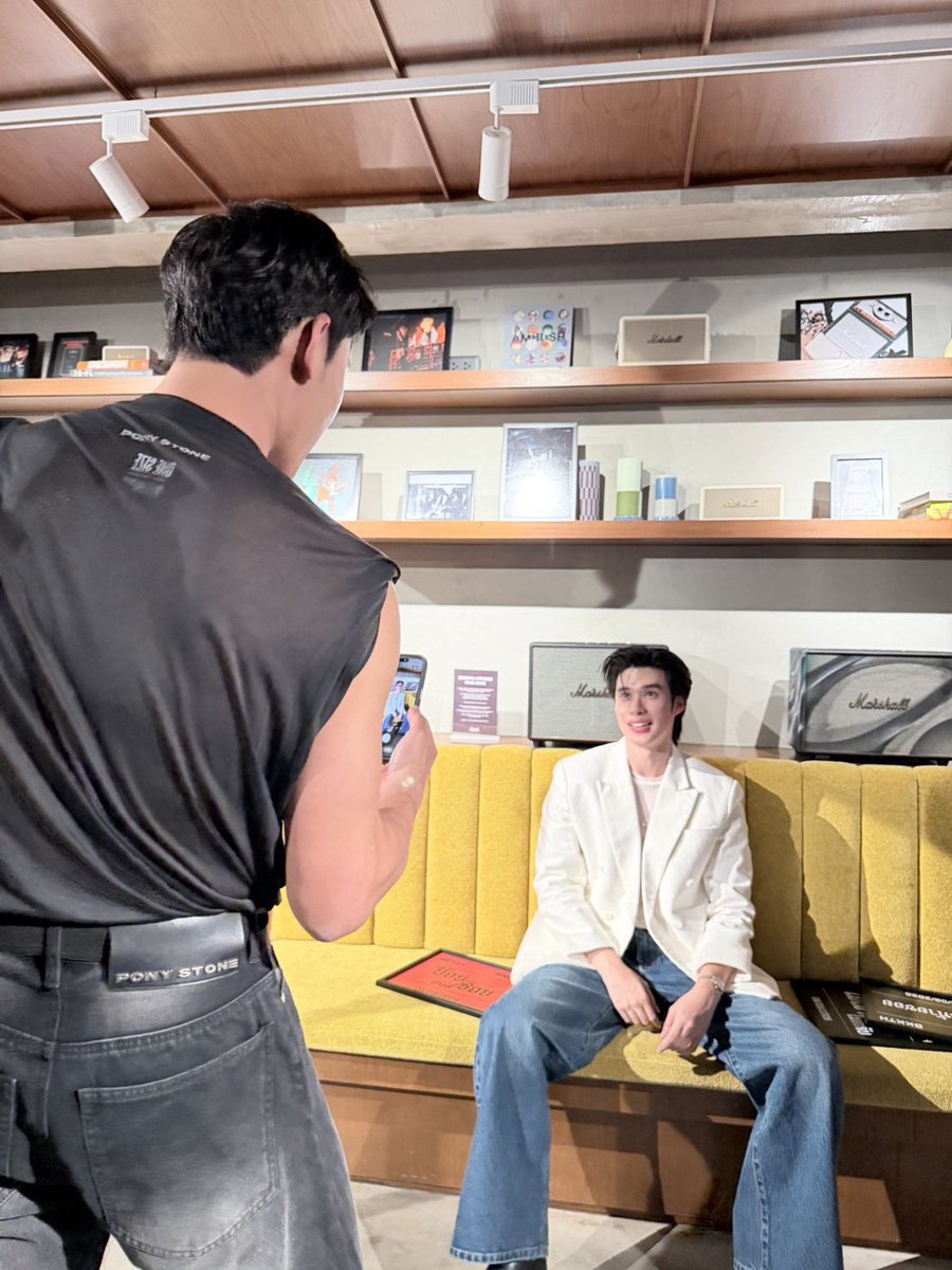 FlowerBoyTH's tweet photo. รอชมรูปนะครับ 🤭🤭
@pearlpooo @peakpeemapol 

#เดอะบอยอินซอยปาร์ตี้
#MensFolioThailand
#pearlpeak #เพิร์ลพีค https://t.co/iMp103TxBu