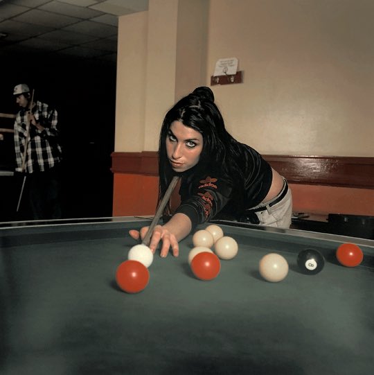 notgwendalupe's tweet photo. Amy Winehouse, 2004 https://t.co/FyvYdSk949