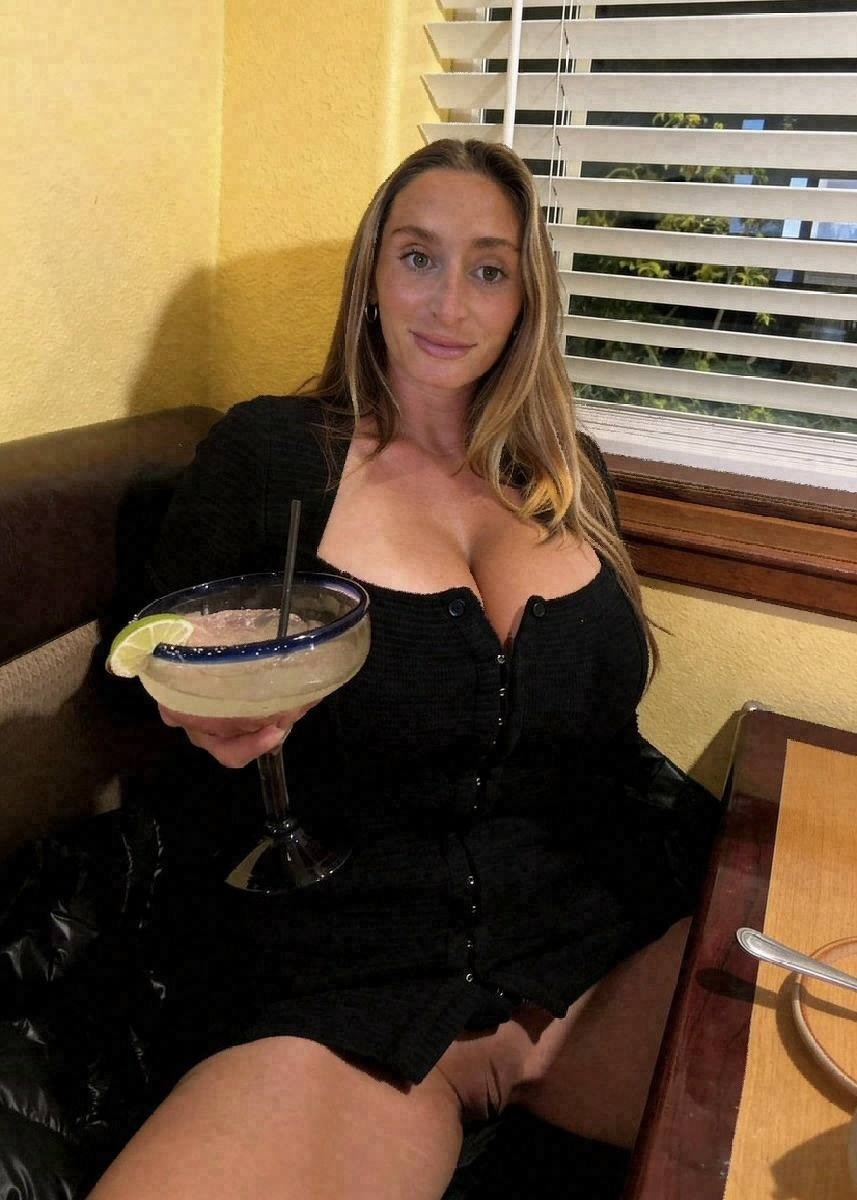 tdubois1978's tweet photo. Men please be honest… do you eat for pleasure? https://t.co/qgRtXPxMMF