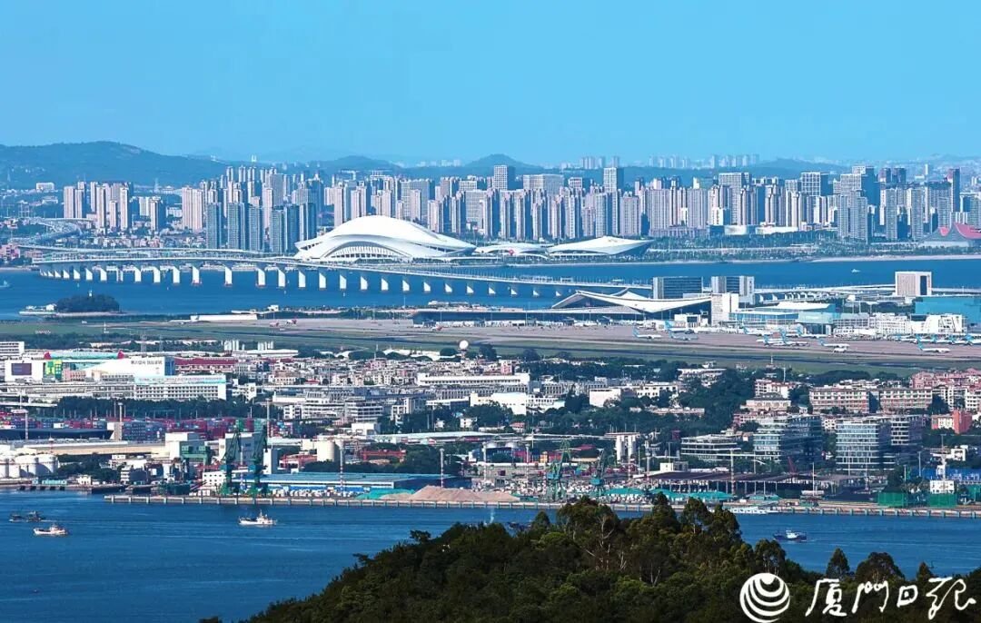 xmenglish's tweet photo. #FortuneChina last week released its annual Fortune Global 500 list of the world’s largest firms by revenue. Three #Xiamen-based companies made the list: C&D Group (number 112), Xiamen Xiangyu Group (227) and ITG Holding Group (252). https://t.co/0x3guQlDU7