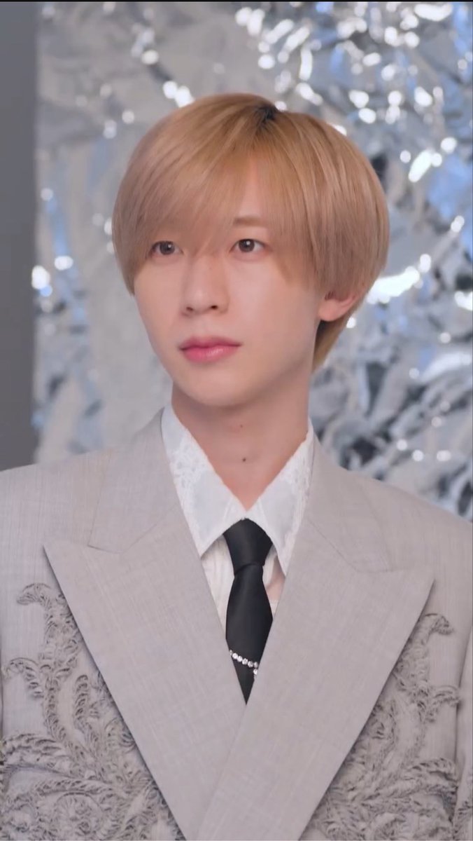 o6sq5y's tweet photo. 今流行りの⬅️付き合いたてと➡️結婚式ですか😃❓

https://t.co/R3KVvU1nwT https://t.co/dnFbnJdfkx