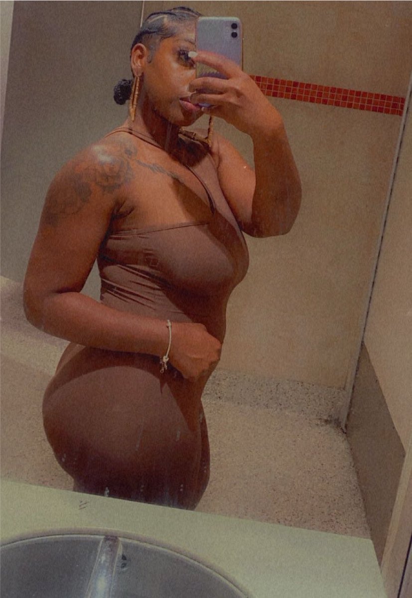 mamaxoxomia's tweet photo. Brown skin for the win 🤎 https://t.co/TE4GXwLqNm