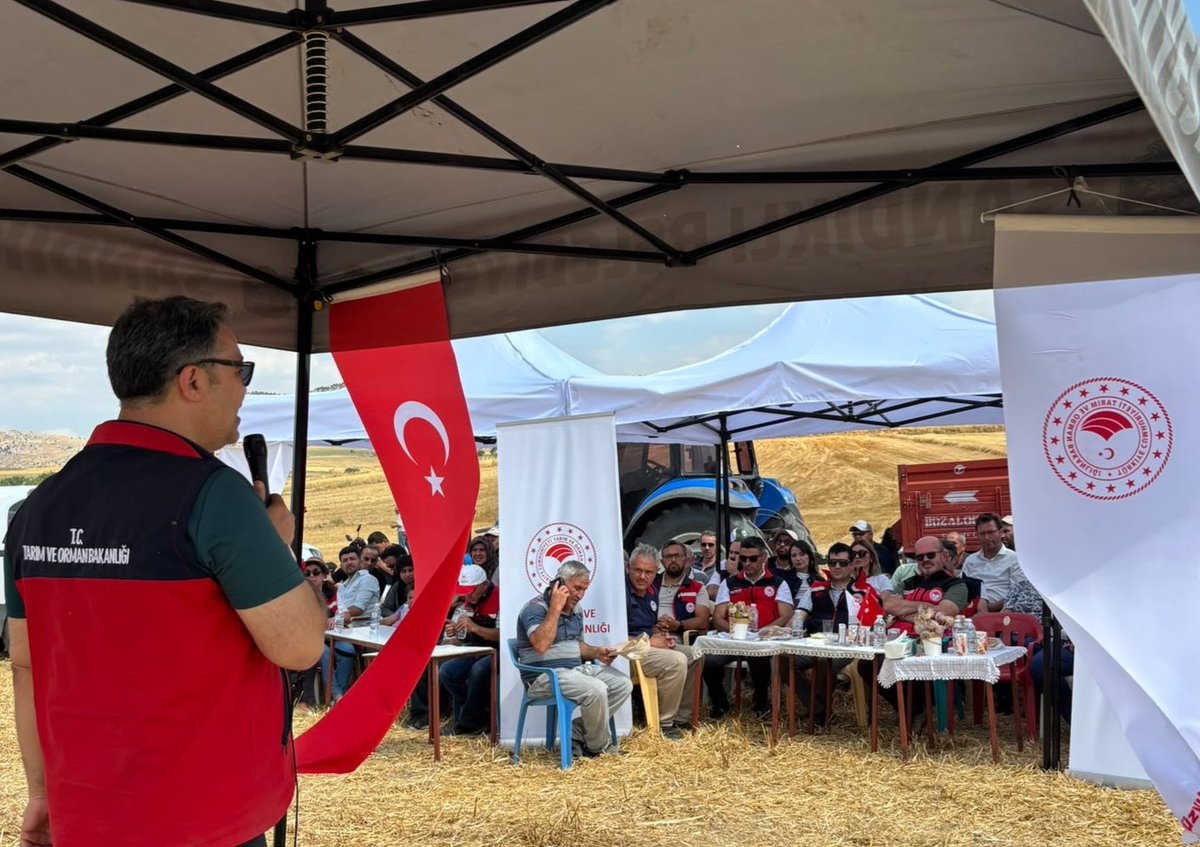 afyontarimorman's tweet photo. BORSA 20 ve Çiftçi Nohut Çeşitleri İçin Tarla Günü

Tarım ve Orman Bakanlığımız Eğitim ve Yayın Dairesi Başkanlığı destekleriyle yürütülen projeler kapsamında, Sandıklı Ballık Köyü'nde Tarla Günü düzenlendi. https://t.co/bAKKMY9rfM