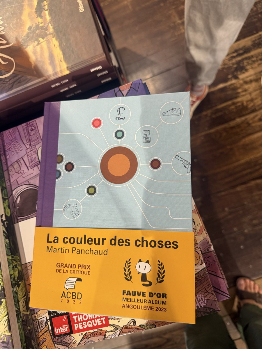joyboyfeliz's tweet photo. Reco BD qu’on m’a fait ce matin « Terre ou Lune » et « Asterios Polyp » j’suis trooop hype. Je pose ça là pour les mutus curieux, les bouffeurs de cases 

Mention spéciale  « Blacksad » le dessin est dinguuuue https://t.co/RWaySjPYSf