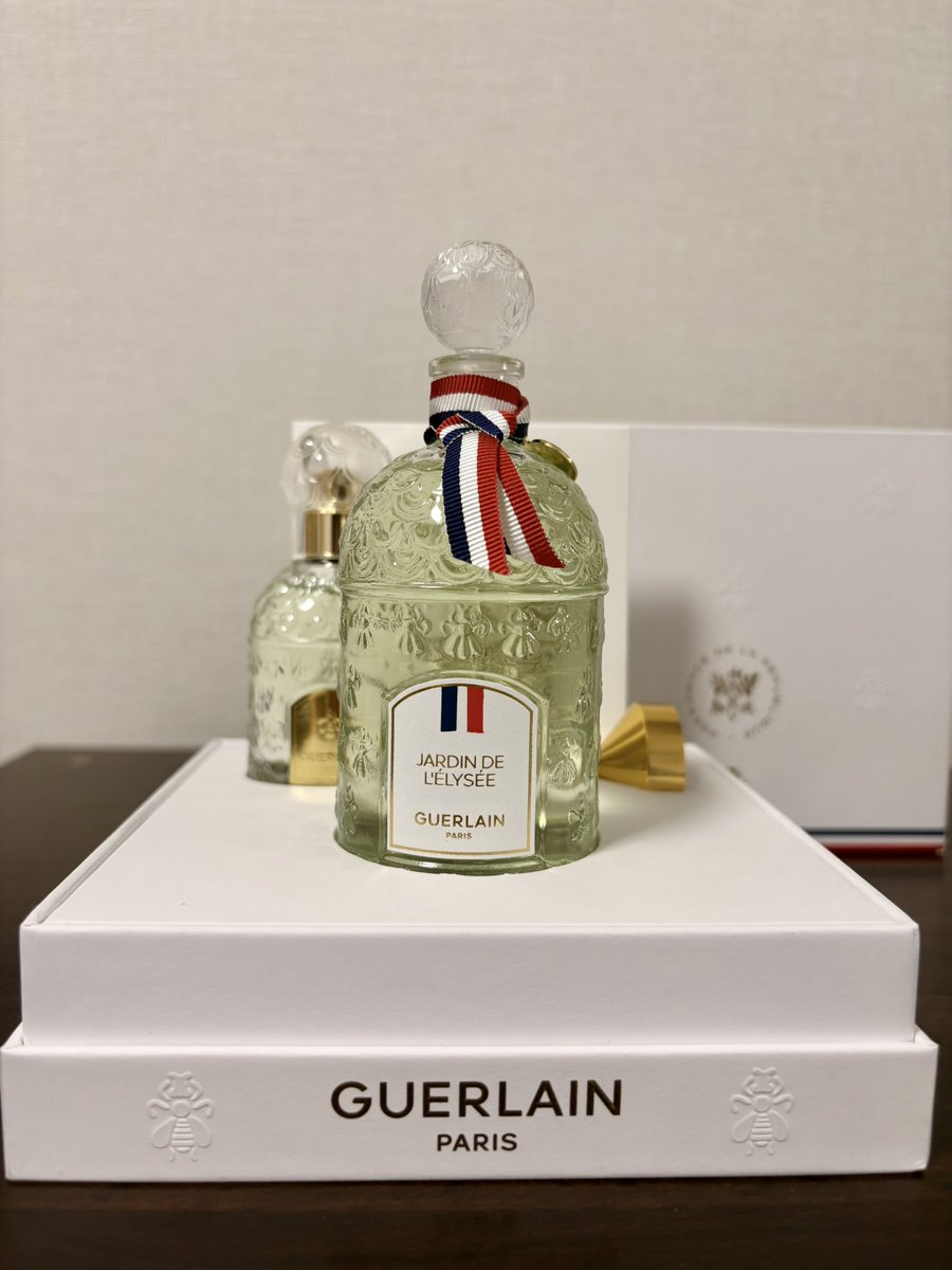 _theperfume's tweet photo. トラヴァーロに入れた中身がわからなくなって、試し吹きしたらジャルダンドゥレリゼだったので寝香水になりました❁⃘*.ﾟ
ノートの割に力強さを感じる、しっかりした香りなんだよね。気高い香り。サンプル試してたFuture Memoriesの残り香を綺麗に吹き消した。（元々消えかかってはいたけど） https://t.co/8v2Eygmucv