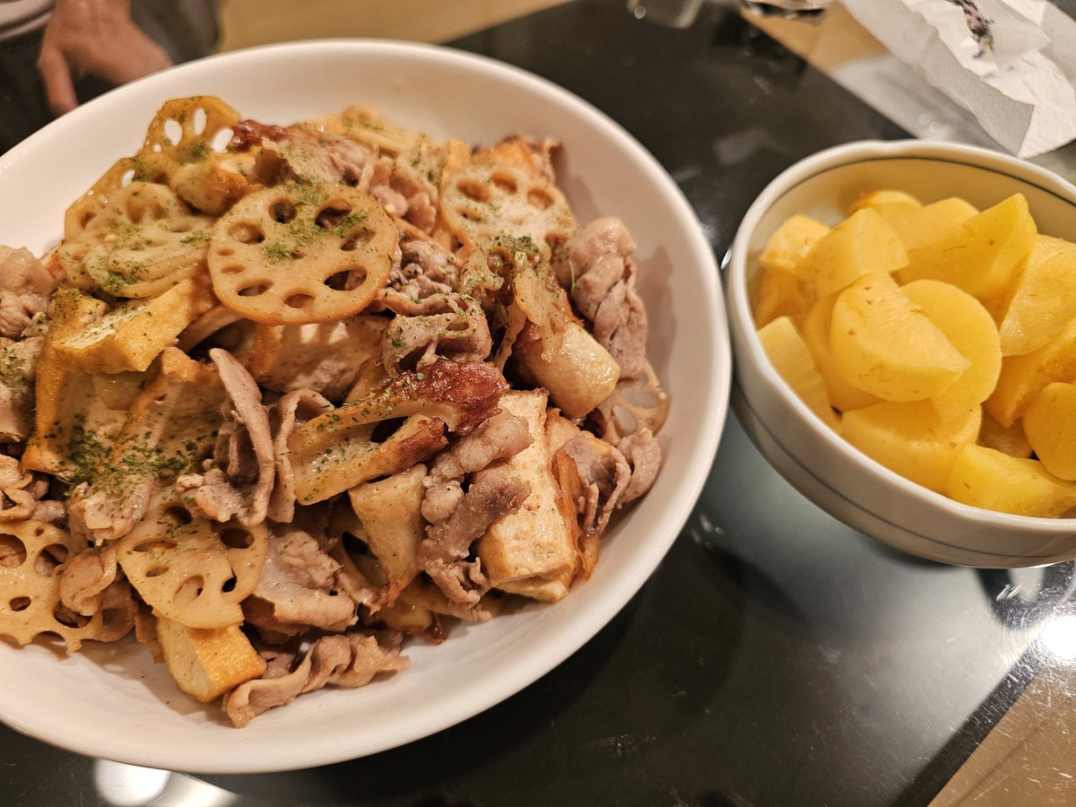 haratch847's tweet photo. #ハラッチの今日の晩御飯
豚バラとレンコンの照り焼き😋🤤 https://t.co/wpjuyVJfeB