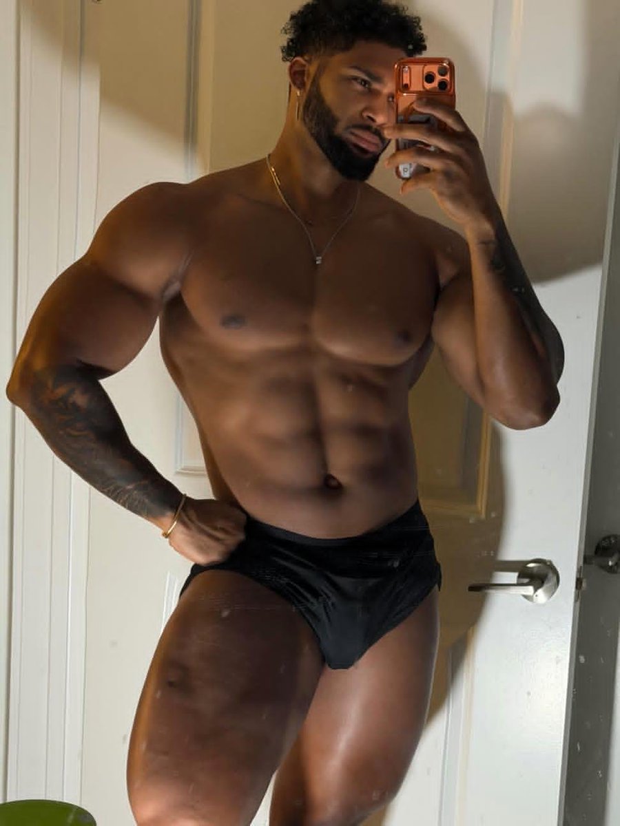 master_jon9's tweet photo. Who's relapsing to this 
#FinDom #Cashmaster #cashgod #cashalpha #dom #sniff #serve #send #cashmaster  #findom  #domination https://t.co/NIfncux5rt