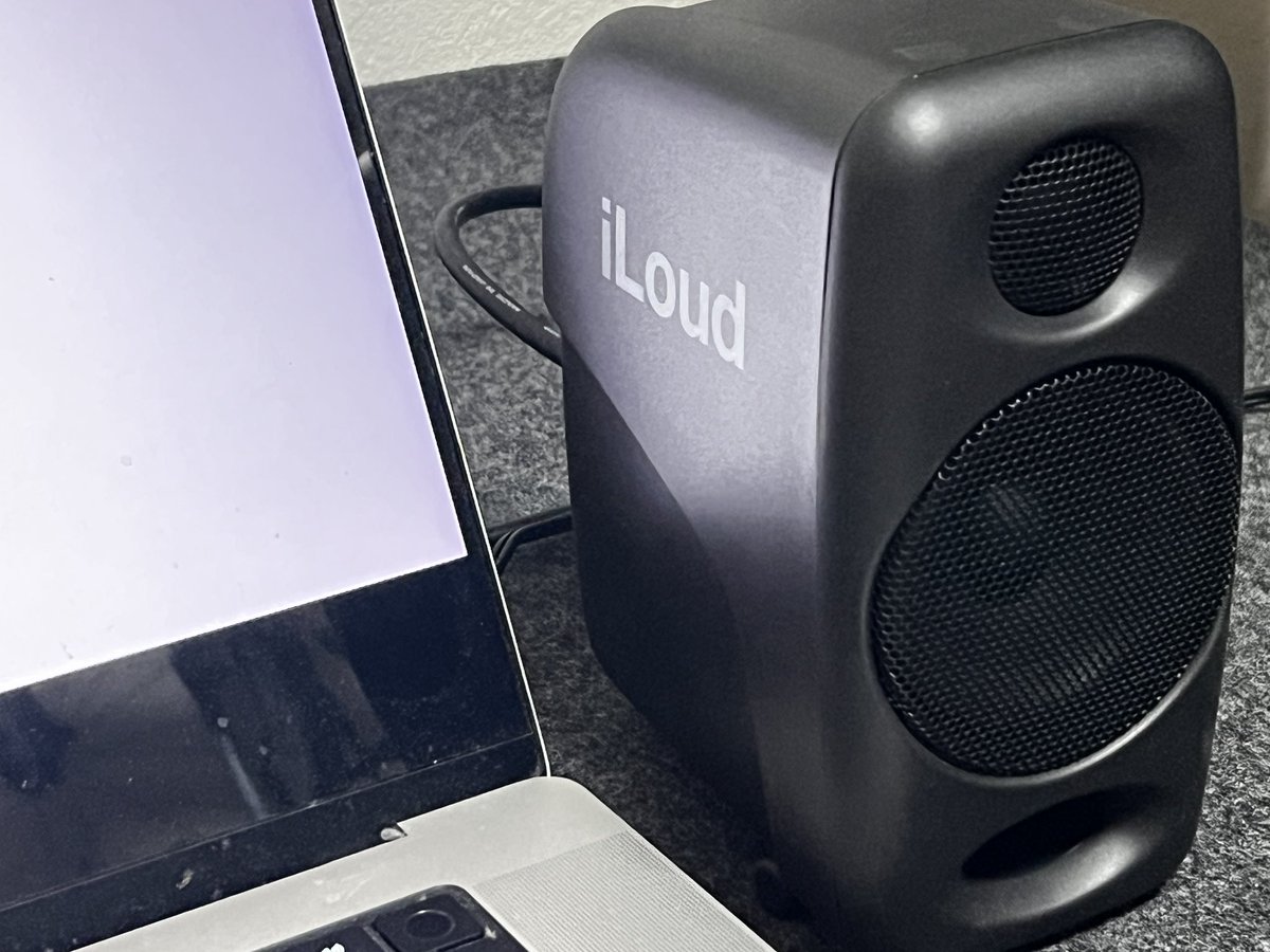 free_siitake's tweet photo. iLoudのスピーカー届いた。
みんなが良いって言ってるのわかるわ。
低音のキレが良い。
ステレオはちょっと不思議な感じがする。 https://t.co/hdVcwagkzo