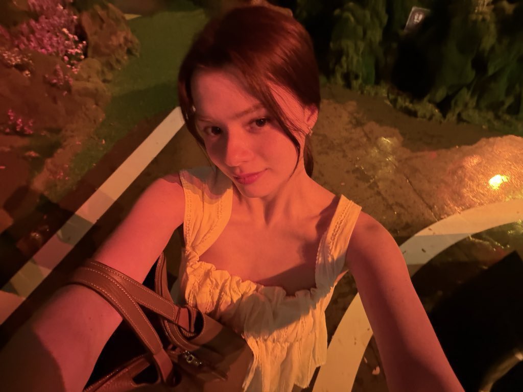 babefb_'s tweet photo. como pode ser tão linda 🥹🧡

#beckysangels https://t.co/Z8lZHZZgOk