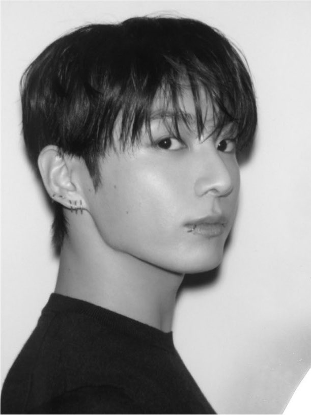 homeisjungkook's tweet photo. OUR GORGEOUS JUNGKOOK FOR CHANEL BEAUTY

#JungkookForChanelBeauty
#JUNGKOOKxCHANEL https://t.co/CRL9p1XSBG