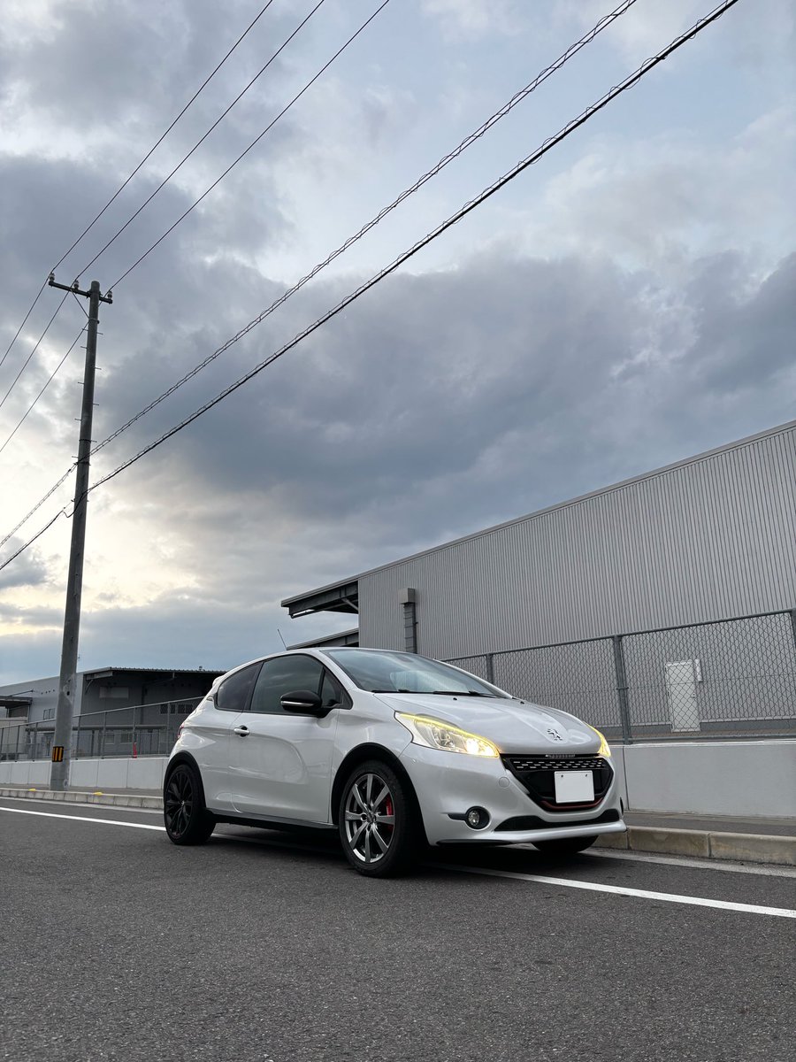 208GTi30th's tweet photo. #これを見た人はお気に入りのローアングルを貼るおねがい https://t.co/7n0nfg6xs1