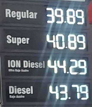 vichoguate's tweet photo. CAMBIOS EN PRECIOS DE COMBUSTIBLES
⛽️⛽️⛽️

Varias gasolineras ya aplican modificación:

•Super y Regular bajan Q.1.20
•Diesel sin variación 

(Autoservicio.  Departamentos de Guatemala).

#OjoAlDato https://t.co/50fjymE7uk