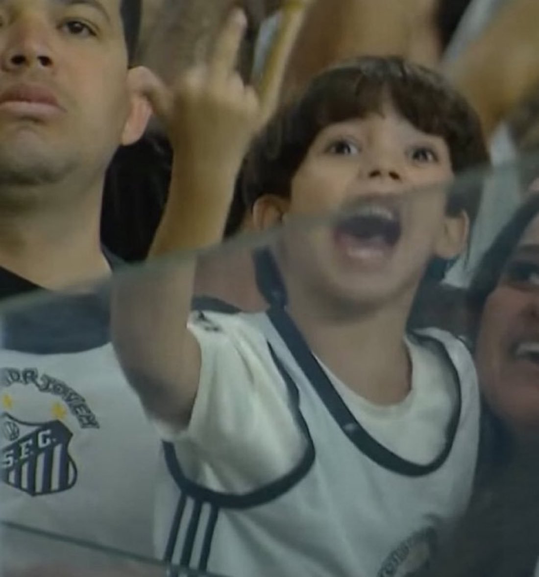 ZcUrbu1's tweet photo. O eu quero que se foda pra onde o Neymar vai ou oque ele faz, o cara decide todo o jogo e honra o manto do Santos https://t.co/6NVwVdzfqa