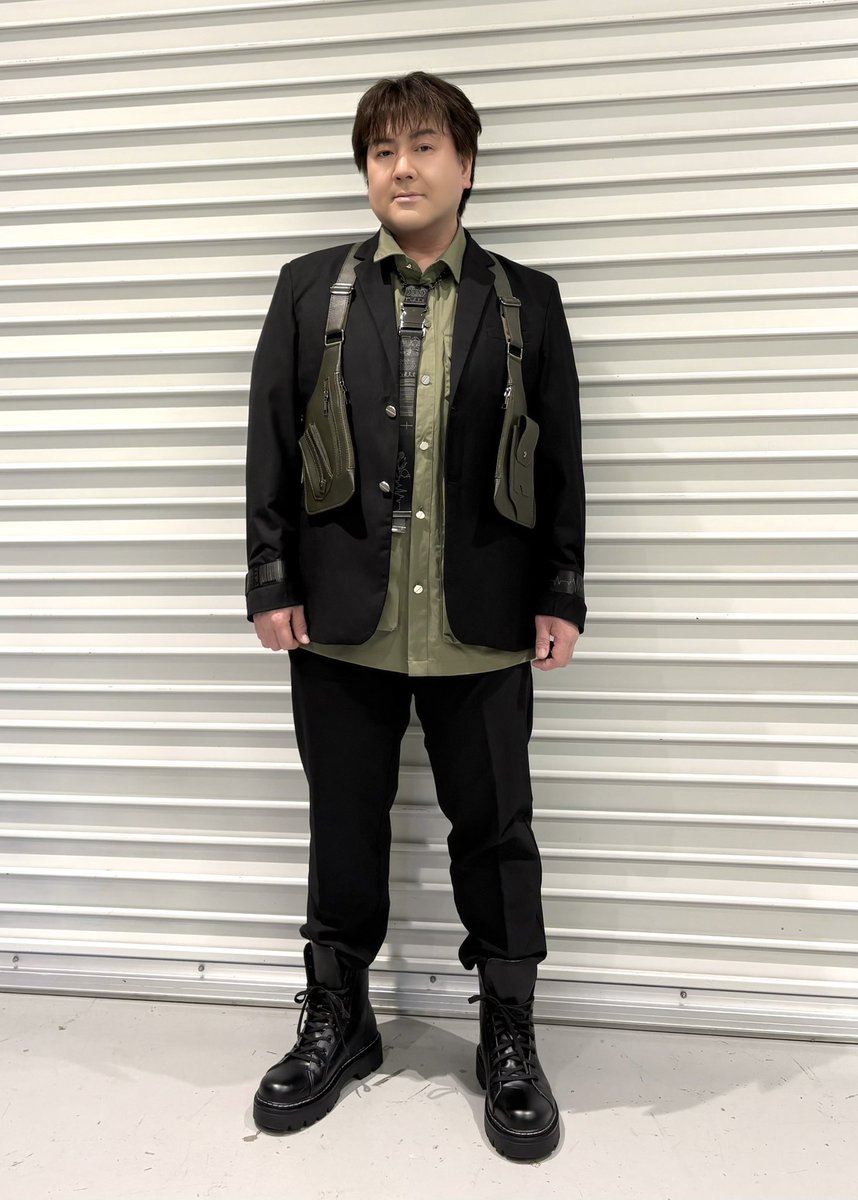 CuLLt_Official's tweet photo. 8/1に開催されたEDP×beatnation summit 2026にてbeatnationの皆様衣装提供させて頂きました👏

【 L.E.D 】

TOPS ▶︎ 特注カーゴシャツ

BOTTOMS▶︎特注スラックス

OUTER ▶︎特注ホルスター付きジャケット

GOODS▶︎テープベルトネクタイ

📢8/10,11 CuLLt東京POP UP SHOPにて衣装展示 https://t.co/r0oEpKidY6