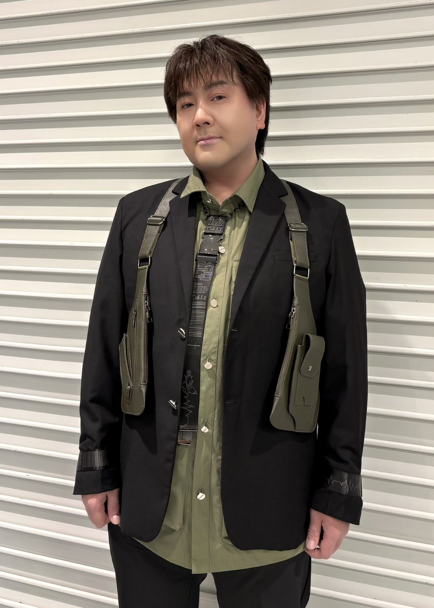 CuLLt_Official's tweet photo. 8/1に開催されたEDP×beatnation summit 2026にてbeatnationの皆様衣装提供させて頂きました👏

【 L.E.D 】

TOPS ▶︎ 特注カーゴシャツ

BOTTOMS▶︎特注スラックス

OUTER ▶︎特注ホルスター付きジャケット

GOODS▶︎テープベルトネクタイ

📢8/10,11 CuLLt東京POP UP SHOPにて衣装展示 https://t.co/r0oEpKidY6