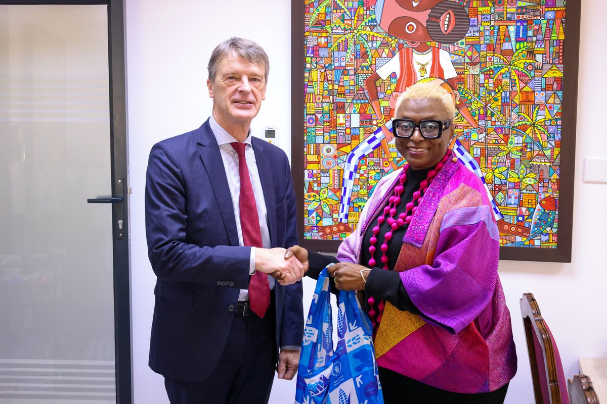 WFP_Zimbabwe's tweet photo. A courtesy call today between Deputy Head of Mission Lars Gerrit Leymann of @RetzlaffCh and @WFP CD @BarbaraTClemens.

Discussions focused on our upcoming Country Strategic Plan &amp; opportunities to further strengthen the longstanding partnership between Germany and WFP.

🇩🇪🤝🇿🇼 https://t.co/bOIByLdovy