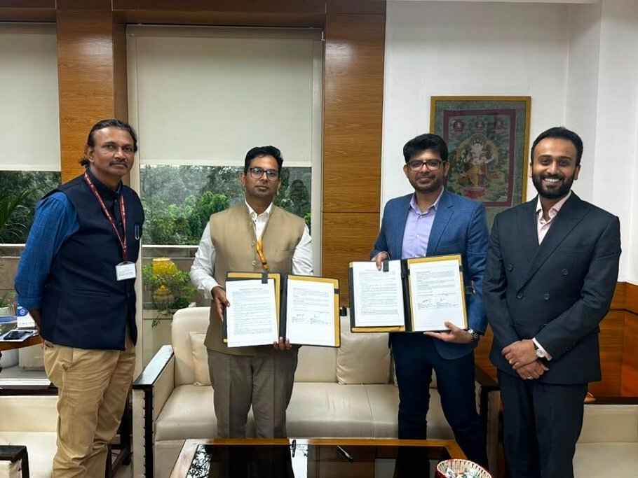 cars24india's tweet photo. Cars24 has signed an MoU with the @DPIITGoI, to strengthen India's startup ecosystem through AI, mobility &amp; road-safety innovation. 

We're excited to build alongside DPIIT and contribute to an ecosystem that's shaping the future of innovation in India.

https://t.co/kDE7bK2RYv https://t.co/yCW2MS75yY