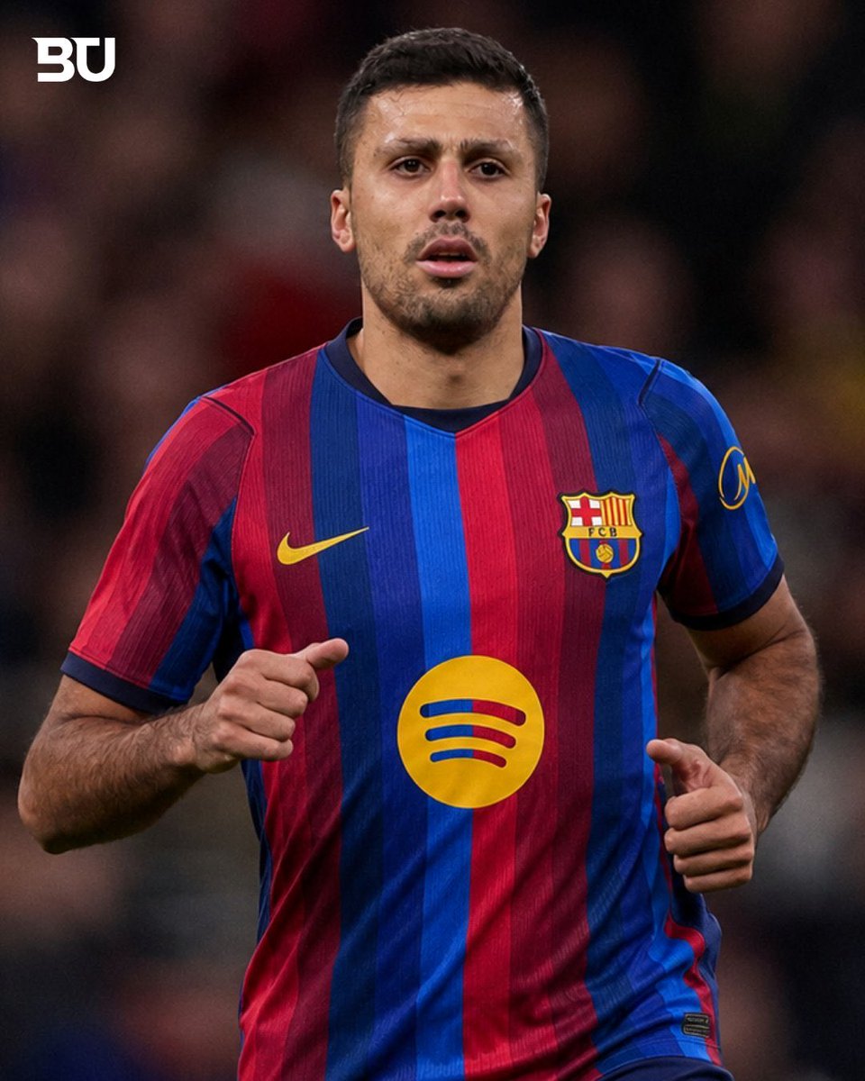 BarcaUniversal's tweet photo. 🚨🚨 BREAKING: Hansi Flick has CALLED Rodri to try to convince him to join Barcelona.

— @monfortcarlos https://t.co/rXYhf858D9