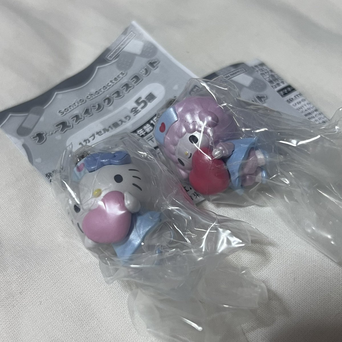 toritori_154's tweet photo. サンリオキャラクターズ ナーススイングマスコット ガチャ 交換

譲　マイスウィートピアノ ハローキティ

求　シナモン 定価+送料
又は異種 シュガバニ関連

郵送交換
買取は定価、別途送料梱包代頂戴します。
お気軽にリプお願いいたします🙇‍♀️ https://t.co/1yEu2UTVqJ