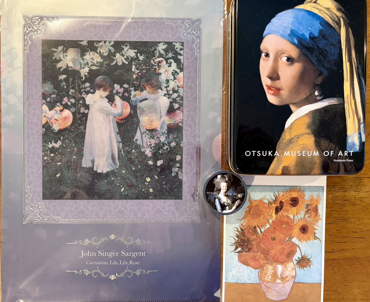 noriko_viola's tweet photo. 大塚国際美術館で買ったお土産たち。有名絵画ばかりですwwクッキー缶は後で何を入れようかな〜🤔🎨 https://t.co/ivd0KsLYw8