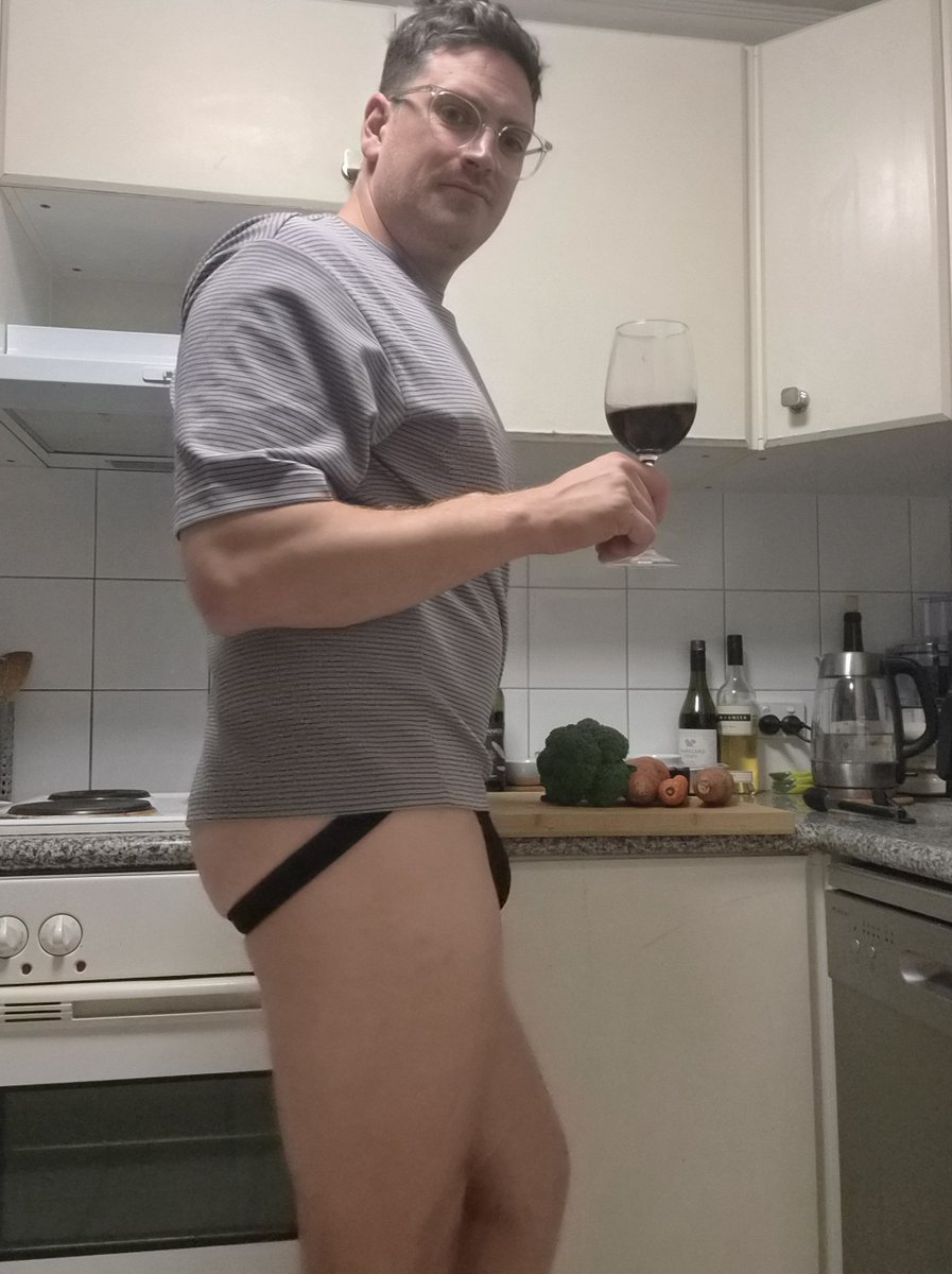RobboAus89's tweet photo. Who wants to come and cook with me? 

#jockstrap #manbutt #perthgay #gayperth #gayaus https://t.co/45gNMTgHYq