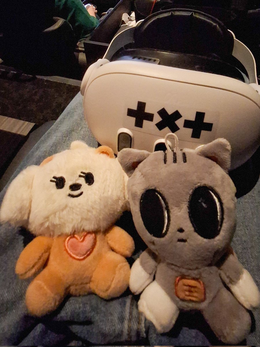 mikakachu's tweet photo. VRコンサートへ行ってきた。
やっぱりトゥバのビジュだから成立するコンテンツだ。
そろそろライブ見たいなー🩷 https://t.co/oFjt0kvYCn