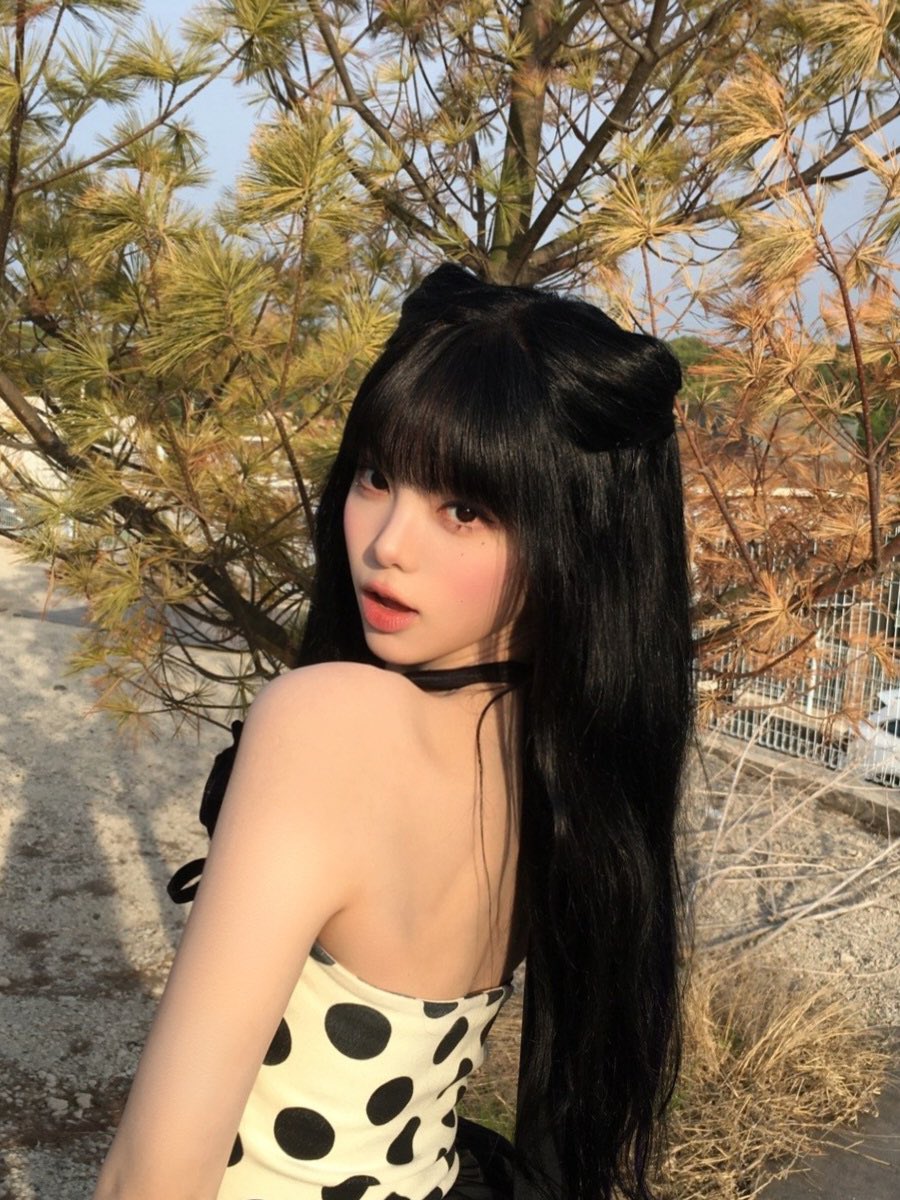 H2H_NEWS's tweet photo. 260806 IAN WEVERSE POST

“Black Cat 🐈▪️”

#Hearts2Hearts #하츠투하츠 #H2H @Hearts2Hearts https://t.co/xKoJQL7R76