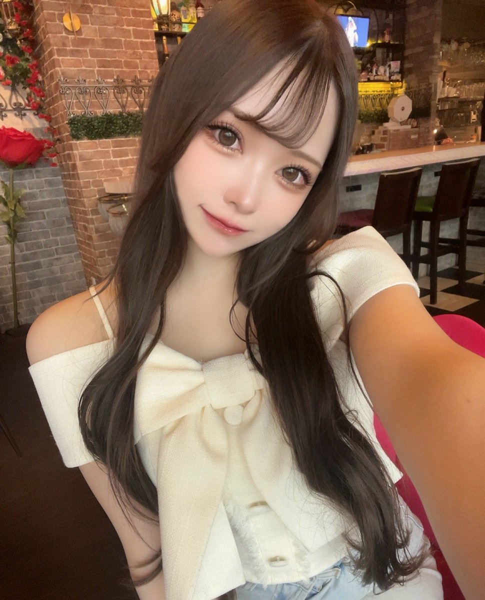 CM_mone32's tweet photo. 木曜日ーっ！そろそろもねに会い��いでしょ？♡ https://t.co/CCLGI9JGP7