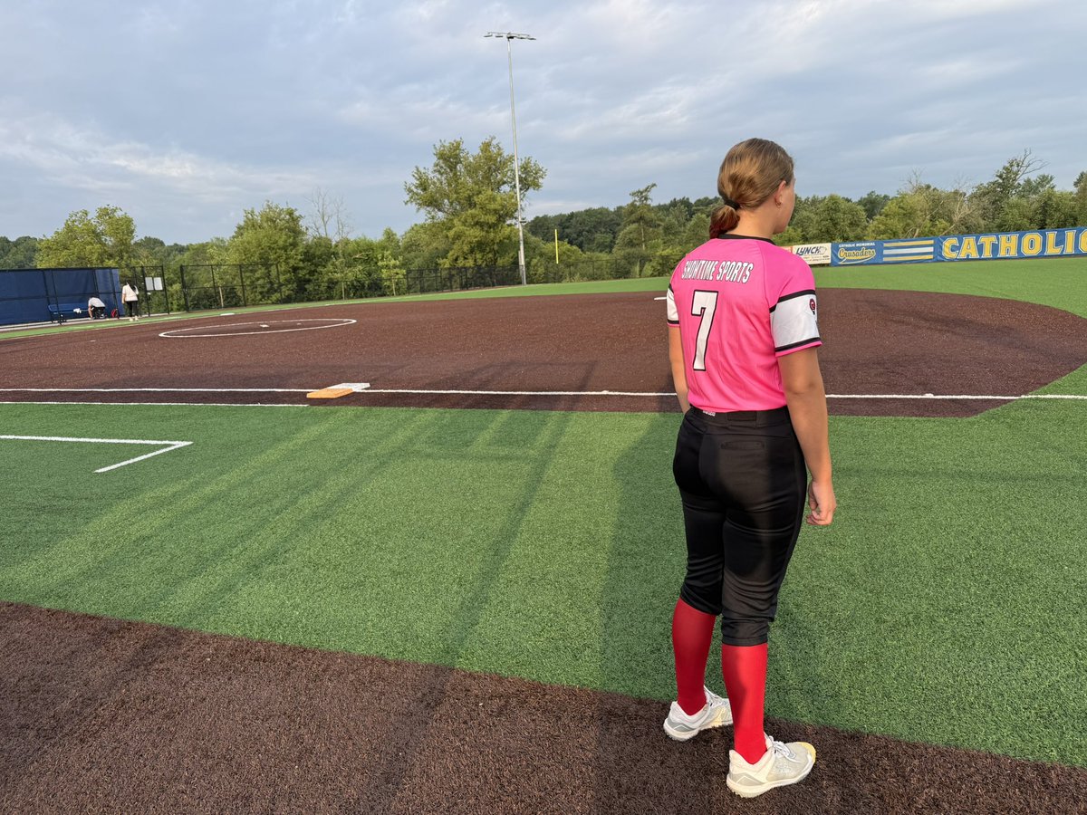 KaylieStarks's tweet photo. LET’S GOOOOOO!  Ready to rock the @ShowtimeSports1 Midwest Showcase!  Pink team - #7!  Watch our team broadcasted by @ProductionsW7 this morning!  @ISA_Softball @ImpactSportsGB 
#softballpitcher
#2029grad
#readytorock https://t.co/udD57q9frC
