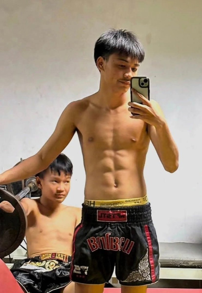 bbee11bb's tweet photo. ฟิตหน่อยๆ https://t.co/jXXK2p6czm