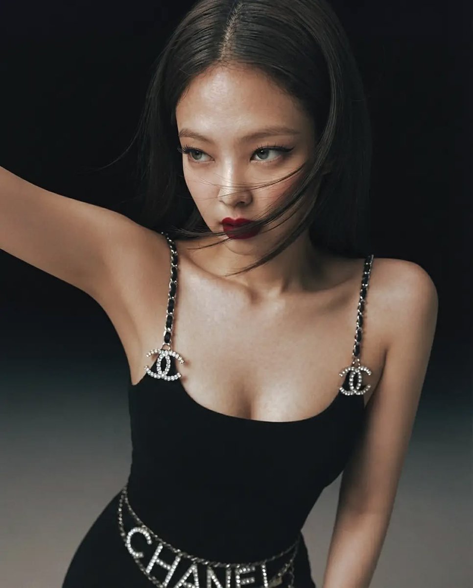 rubyjenniepink's tweet photo. 🖤 https://t.co/RiwQwm6IS7