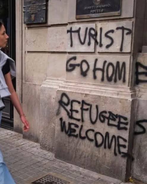 hayasaka_aryan's tweet photo. Spanish leftists unironically hate rich tourists that help the economy more than rapist criminal invaders from Morocco https://t.co/3NBo1uqYAA