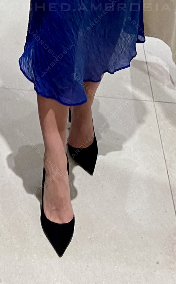 arched_ambrosia's tweet photo. The heels are doing all the work
Is it the little pop of blue, or the little pop of black?
Aaaaand just one more shot before heading out ๐๐ ๐
#HeelStyle #OutfitDetails #FeetTease https://t.co/HKfZ5wvFtg
