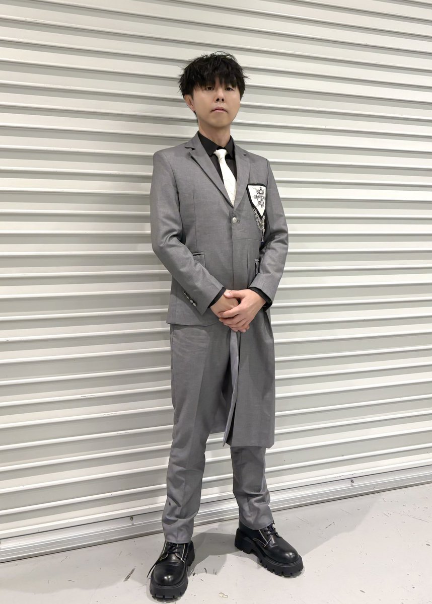 CuLLt_Official's tweet photo. 8/1に開催されたEDP×beatnation summit 2026にてbeatnationの皆様衣装提供させて頂きました👏

【 猫叉Master 】

TOPS ▶︎ ローズシグナルシャツ(BLACK)

BOTTOMS▶︎特注スラックス

OUTER ▶︎特注アシンメトリージャケット

GOODS▶︎サンプルネクタイ

📢8/10,11 CuLLt東京POP UP SHOPにて衣装展示