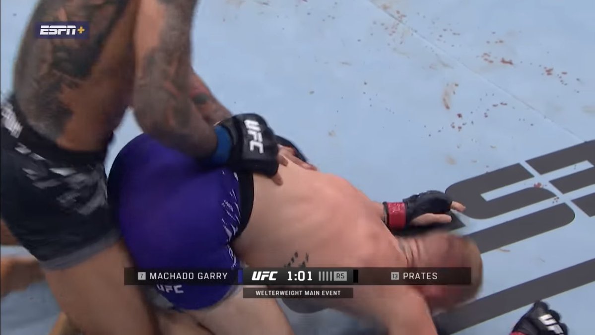 venx__22's tweet photo. هاذي الوضعيات من ضمن ال feminine side؟

#ufc #ian_garry https://t.co/Snyie3bnrP