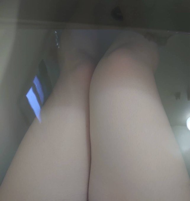 mopipiko86's tweet photo. お風呂入りながらDM返してます https://t.co/AL1p52Q4K7