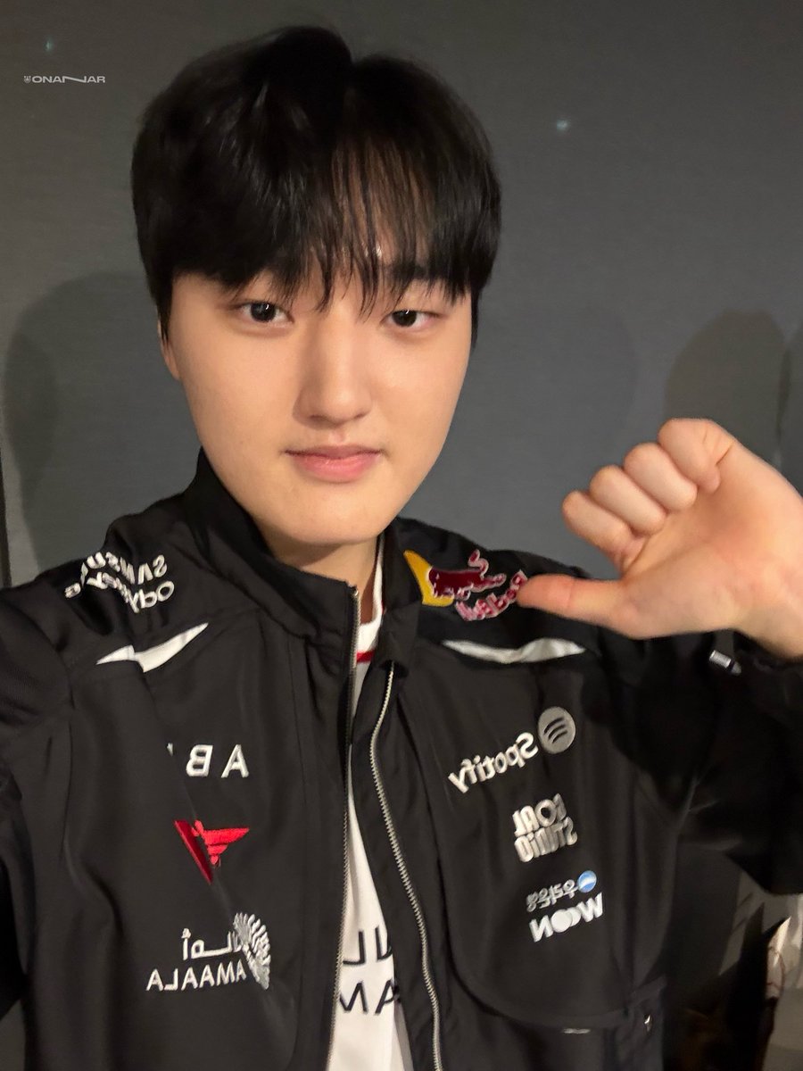 onanar222's tweet photo. 「260404 팬미팅」

오늘 밤 주인공은 나야나🐨
#페이즈 #Peyz #김수환 #T1WIN https://t.co/iQUqmsGHp4