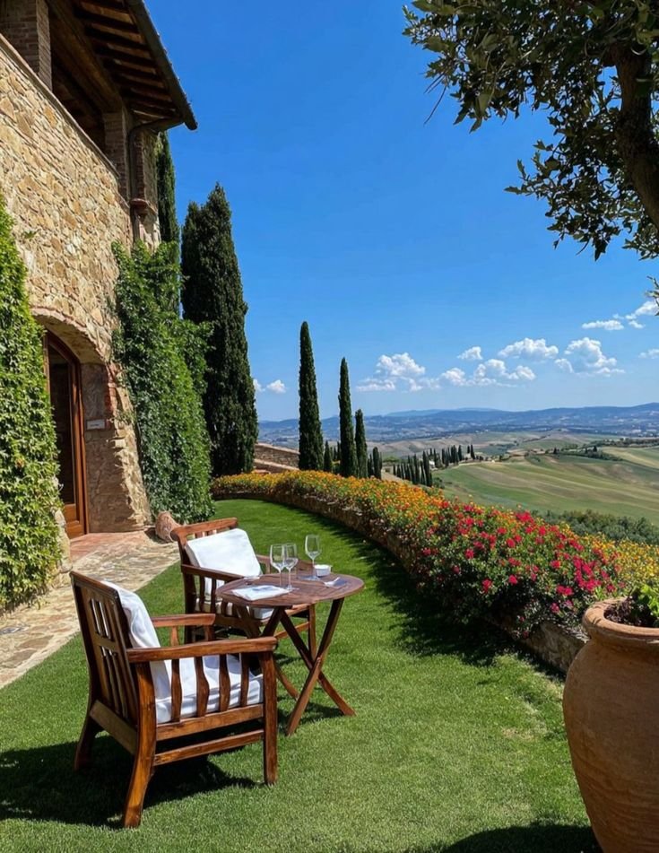 purelivn's tweet photo. Tuscany, Italy https://t.co/RgwSHQSKje