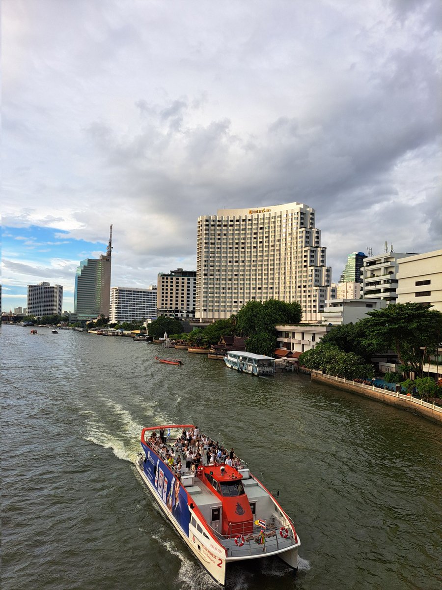 wan99303928's tweet photo. @js100radio  🚙 บนสะพานตากสินขาเข้า ณ เวลานี้ 😉 https://t.co/XLZXRgTXAO