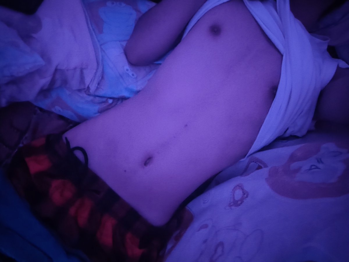 _OnlyReii's tweet photo. I'm so touch deprived :( https://t.co/g9kKWTbwIr